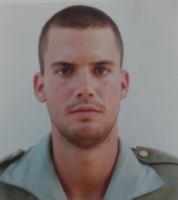 GuillermoRocaf1's tweet photo. Mensaje al Ministerio de @defensagob 👇⚠️

Si abandonáis a CEUTA, Melilla y Canarias ante las pretensiones anexionistas de Marruecos, muchos españoles empuñarán las ARMAS en su defensa y también contra los TRAIDORES que desde España lo permitan.

Nuestros Juramentos no están prostituidos como los vuestros