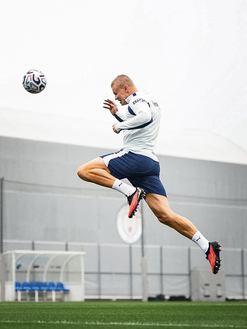 FPLJamie's tweet photo. Gameweek Two 🔒 #FPL

🎲 Rolling my transfer! [2]

Haaland ©️🇳🇴

Good luck all! ✅ https://t.co/JbNaRg1gCW