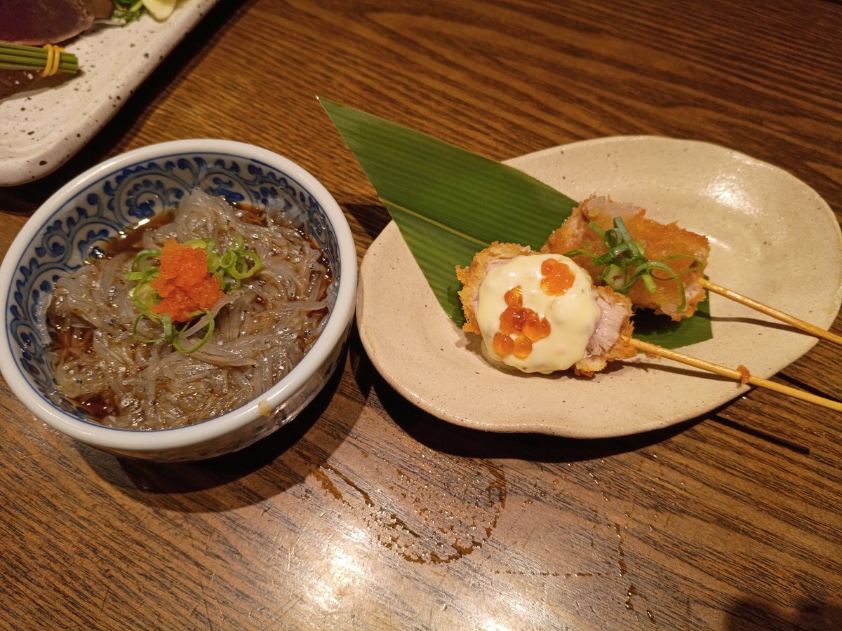 999_fingers's tweet photo. 高知飯＆酒、素晴らしいです😊
#今日の魚雷酒
・生ビール（大）×1
・土佐鶴×1
・酔鯨×1
・船中八策×1 https://t.co/PVf7EawyJT