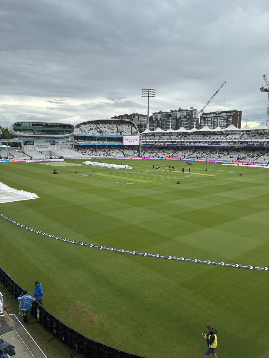DANASTARBUCKS's tweet photo. @bbctms @HomeOfCricket @AlisonMitchell @MichaelVaughan @philtufnell Can anyone explain the shortness of the boundary at Lord’s, this was yesterday. https://t.co/pvfRpBtGqZ