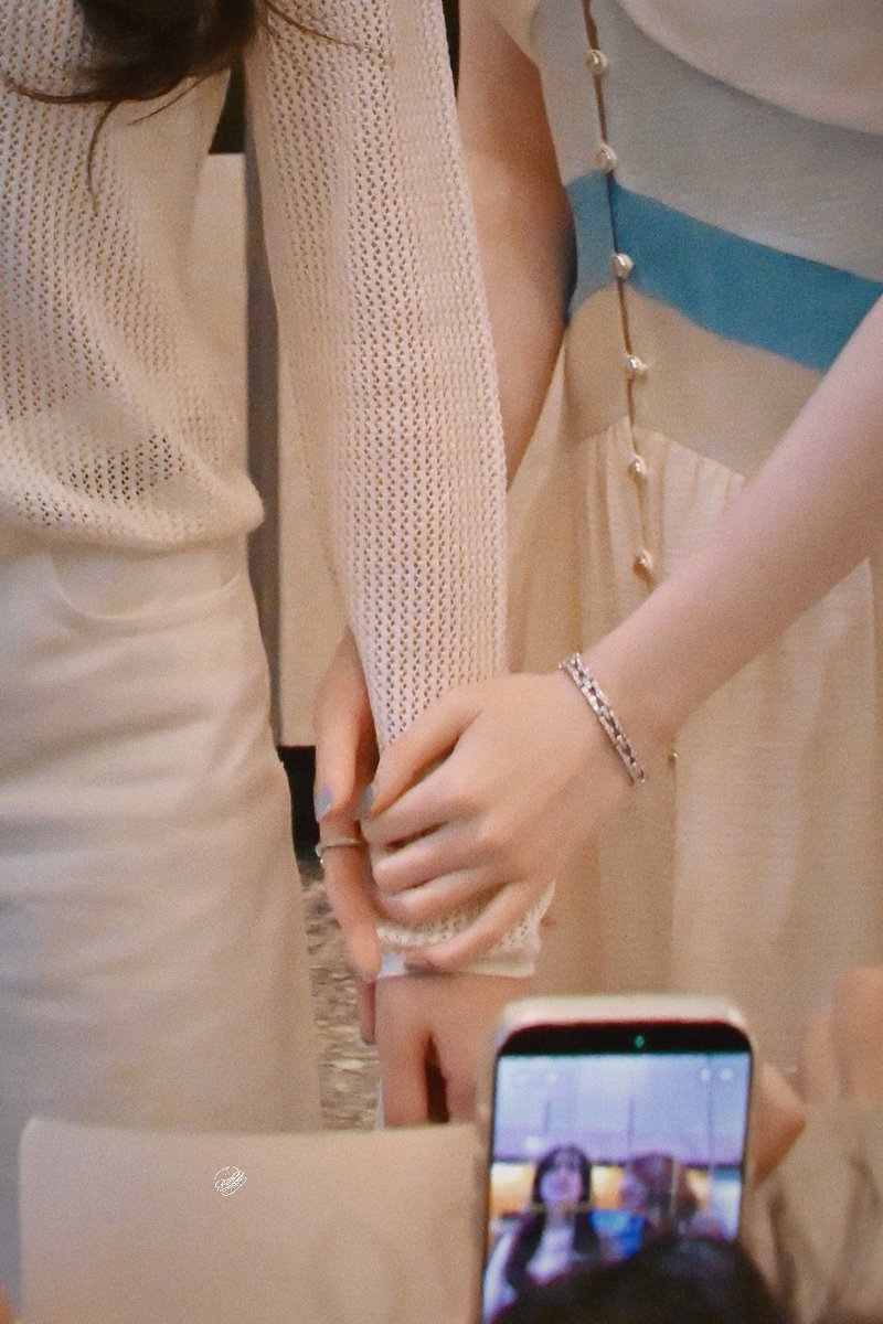 goldenegggggg's tweet photo. 260828
🤍🤍

#วาดฝันวันวิวาห์ #InLoveForeverTheSeries
#LingOrm #หลิงออม https://t.co/7vYSH1avhe