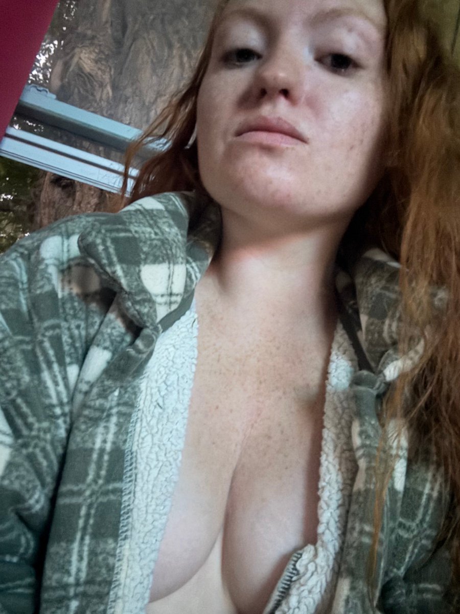 BadGinggerKitty's tweet photo. Good morning my loves! I hope everyone has a fantastic day! 💋💋 https://t.co/sejt3rNf7P