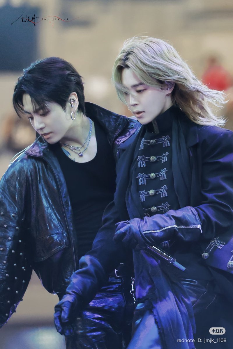 justminkook's tweet photo. THEN                        &amp;                         NOW https://t.co/DJCaaG698b