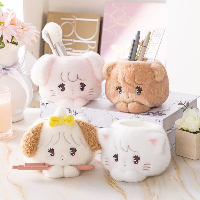 mikko_goods's tweet photo. 【#Lilalamode 新商品情報】

「ふわふわぬいぐるみペン立て(ムース)(キャミー)(ラテ)(スフレ)」

📅2026年9月11日(金)発売

詳細/取扱店舗はこちら👇（引用元）
https://t.co/QIUkzeMEqQ

#リルアラモード #mikko https://t.co/2fyd2L6afk