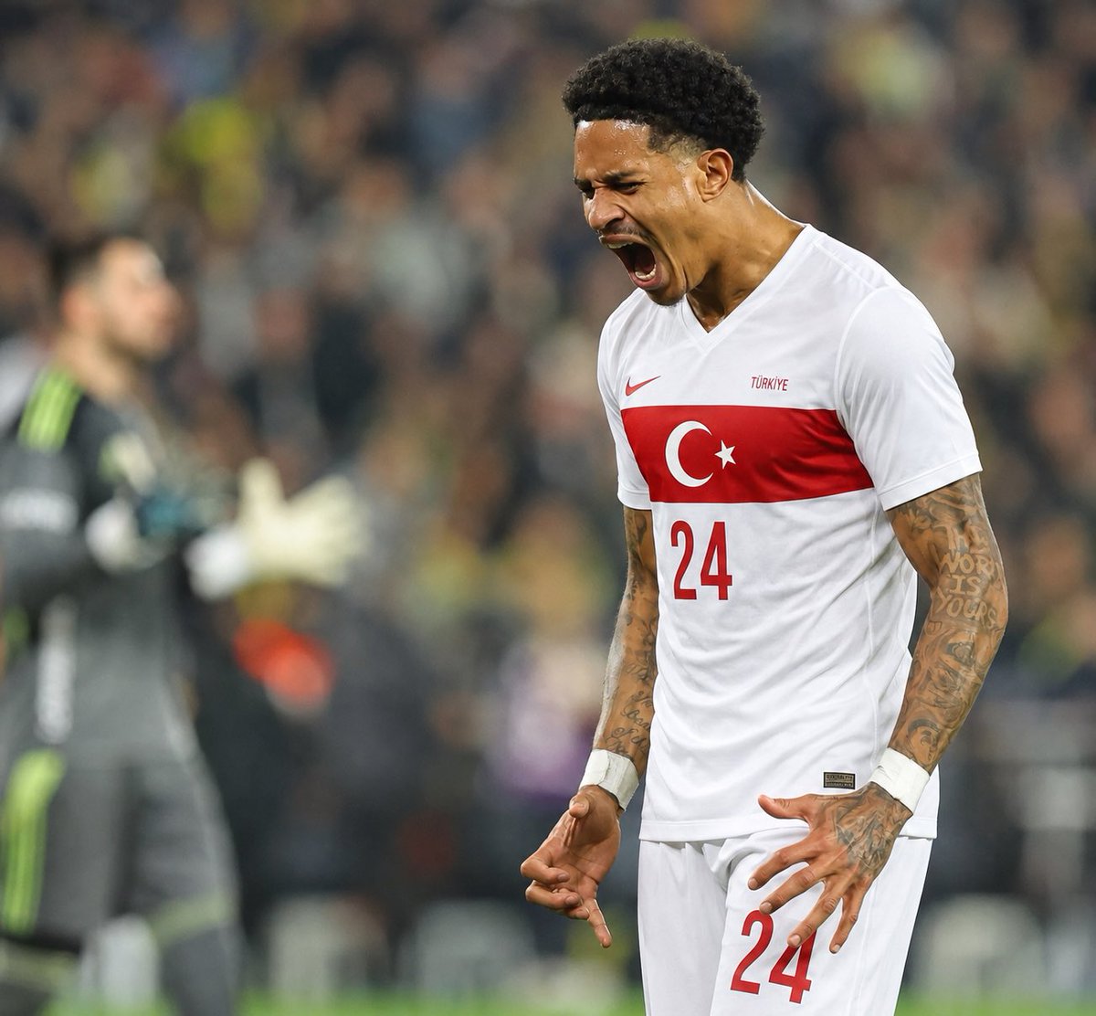 yescontextfb's tweet photo. Oosterwolde: “Kendimi Türk hissediyorum.”

Henüz milli takım forması giymedi. Hemen alalım milli takımımıza. https://t.co/h8tZOkLqdy