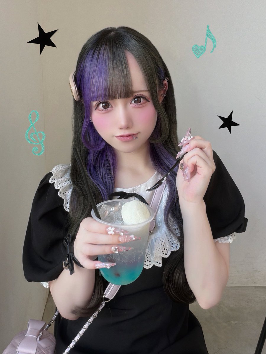 c2p_saki's tweet photo. 夏も恋も夢も叶わなくてバイバイ
そんなんじゃグレちゃうよ 🩹⊹♡ https://t.co/N7NxLkDVaO