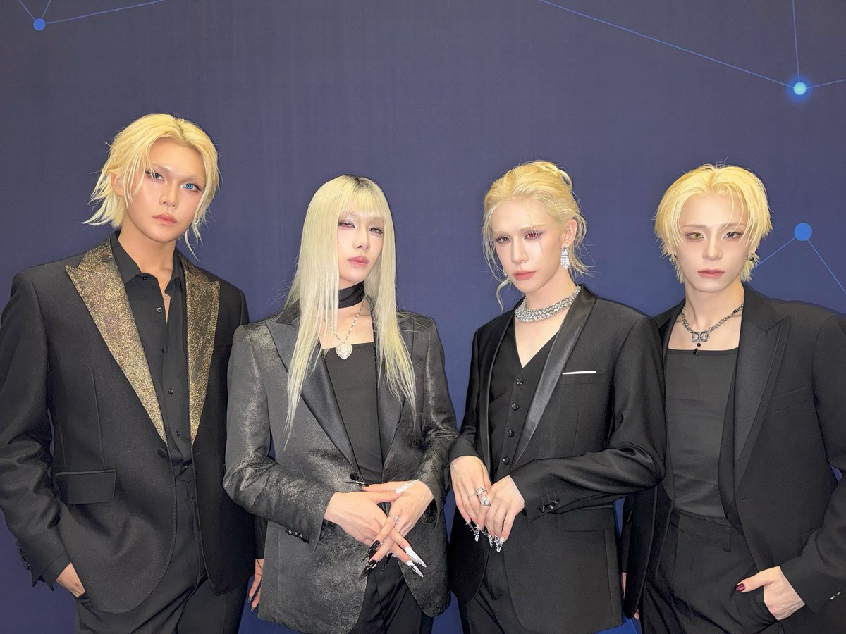 XLOV_official's tweet photo. [📸]

260827 2026 K-WORLD DREAM AWARDS

ﾟ:･*･ 𝗫𝗟𝗢𝗩 🏆･:*:･ﾟ

#XLOV #엑스러브
#SERVE #XLOV_SERVE
#I_God #XLOV_I_God https://t.co/mAV4rY29gz