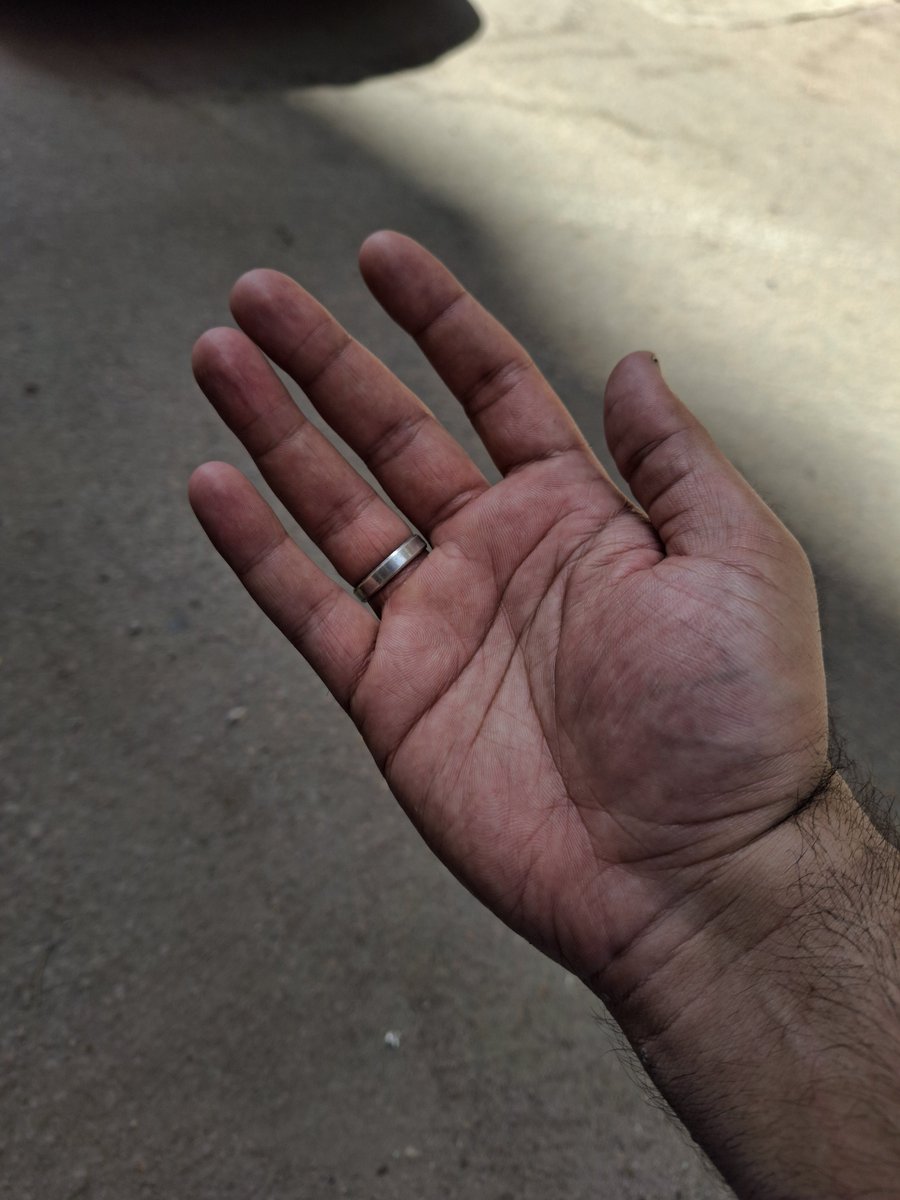 activepotato807's tweet photo. بالبس الدبلة كل يوم وفي كل مكان امتثالًا لقول ربنا (وأما بنعمة ربك فحدث) 
وفي الحديث عن المعصوم صلى الله عليه وسلم: "إن الله يحبُّ أن يرى أثر نعمته على عبده." https://t.co/GnhXWXb5Mm