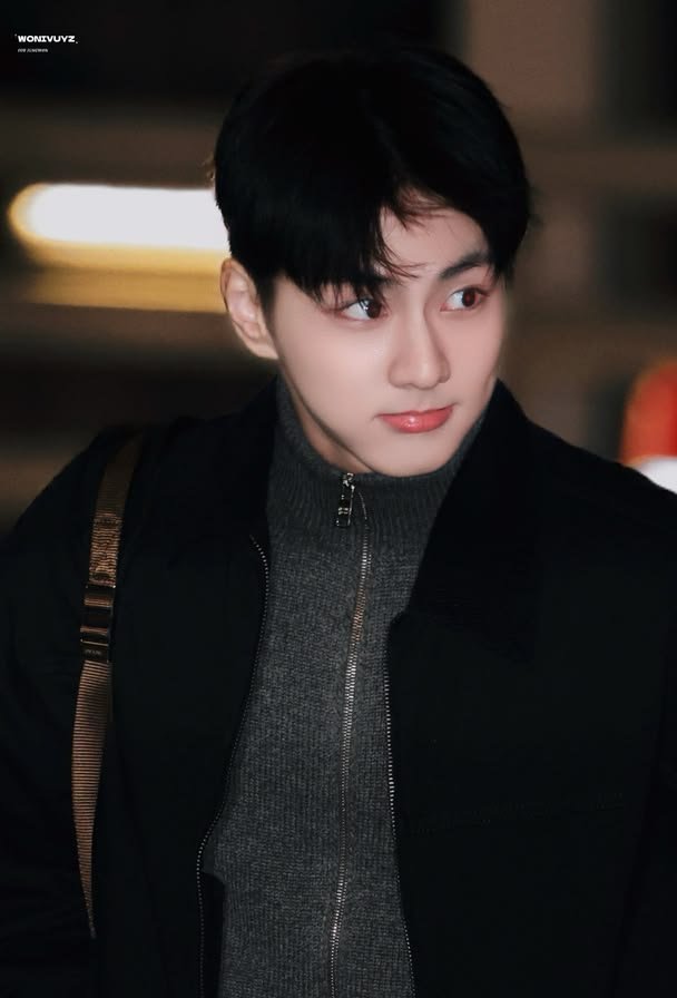 jungwonmy's tweet photo. jungwon is SO photogenic, his fansite paparazzi pics never miss https://t.co/tTUrPHYq6B