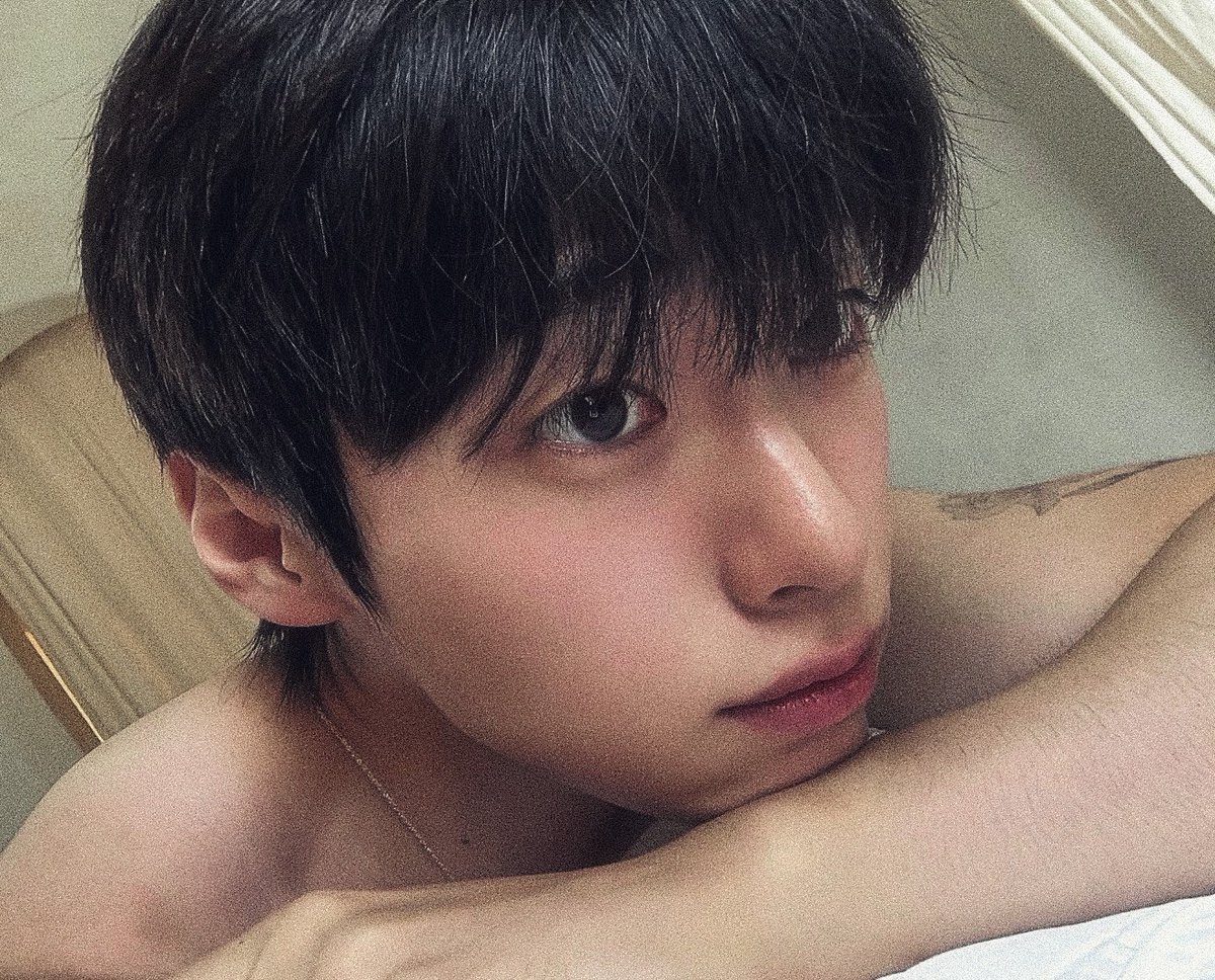 hirorws's tweet photo. ᅟᅟᅟᅟ
ᅟᅟᅟᅟ
   𝐏𝐎𝐕: Era  para ser só  uma  ficada
⠀mas,   você   caiu   no   meu    papo 
   boboca e sua galeria agora é assim.
⠀⠀
ᅟᅟᅟᅟ https://t.co/Cun0fTLYE9