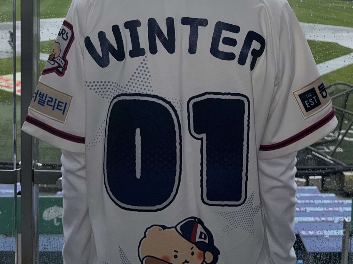 aespa_official's tweet photo. NOoooo…

#aespa #æspa #에스파
#WINTER #윈터 https://t.co/I3O0Io6cPu
