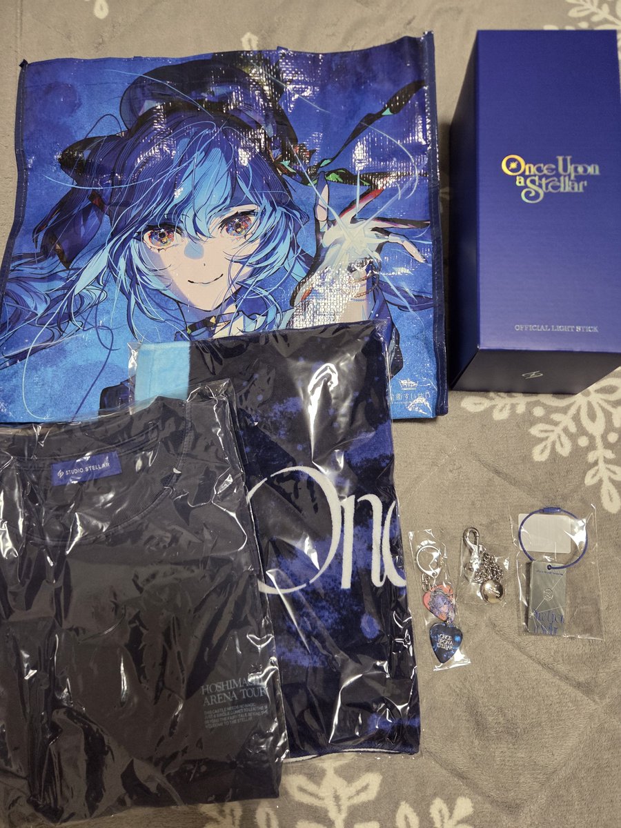 trek_sin's tweet photo. 仕事から帰ったら、LIVEグッズ届いてたよ～😄
ペンライトは箱から綺麗だし、LIVEが楽しみ😀
#きらめくほしまち https://t.co/FJxStZAlxX