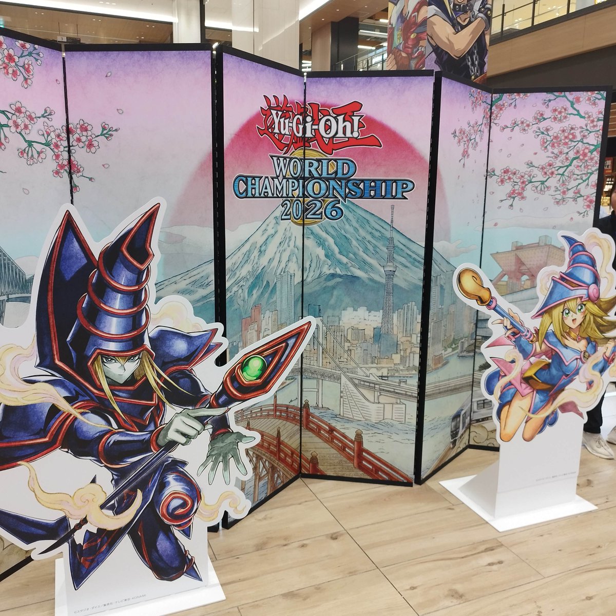 ROHIROMAX's tweet photo. 対応のため決闘都市へ。
有明全体で盛り上げてるね！

#遊戯王WCS2026 https://t.co/UiBU6U7eGg