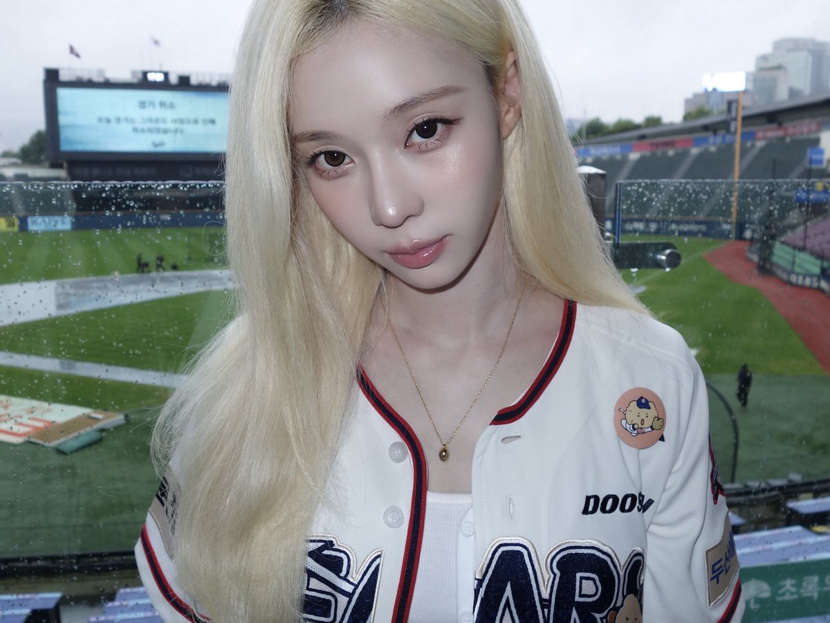 aespa_official's tweet photo. hello?

#aespa #æspa #에스파
#WINTER #윈터 https://t.co/I7osoF6ruW