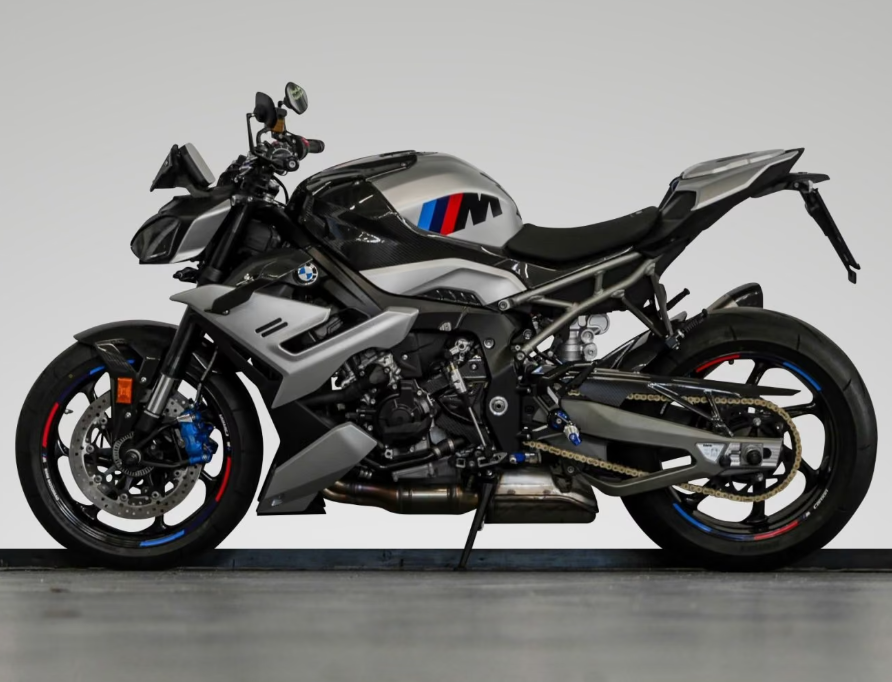 vassuvassu44's tweet photo. BMW M 1000 R Competition https://t.co/lwYCiZKZWH