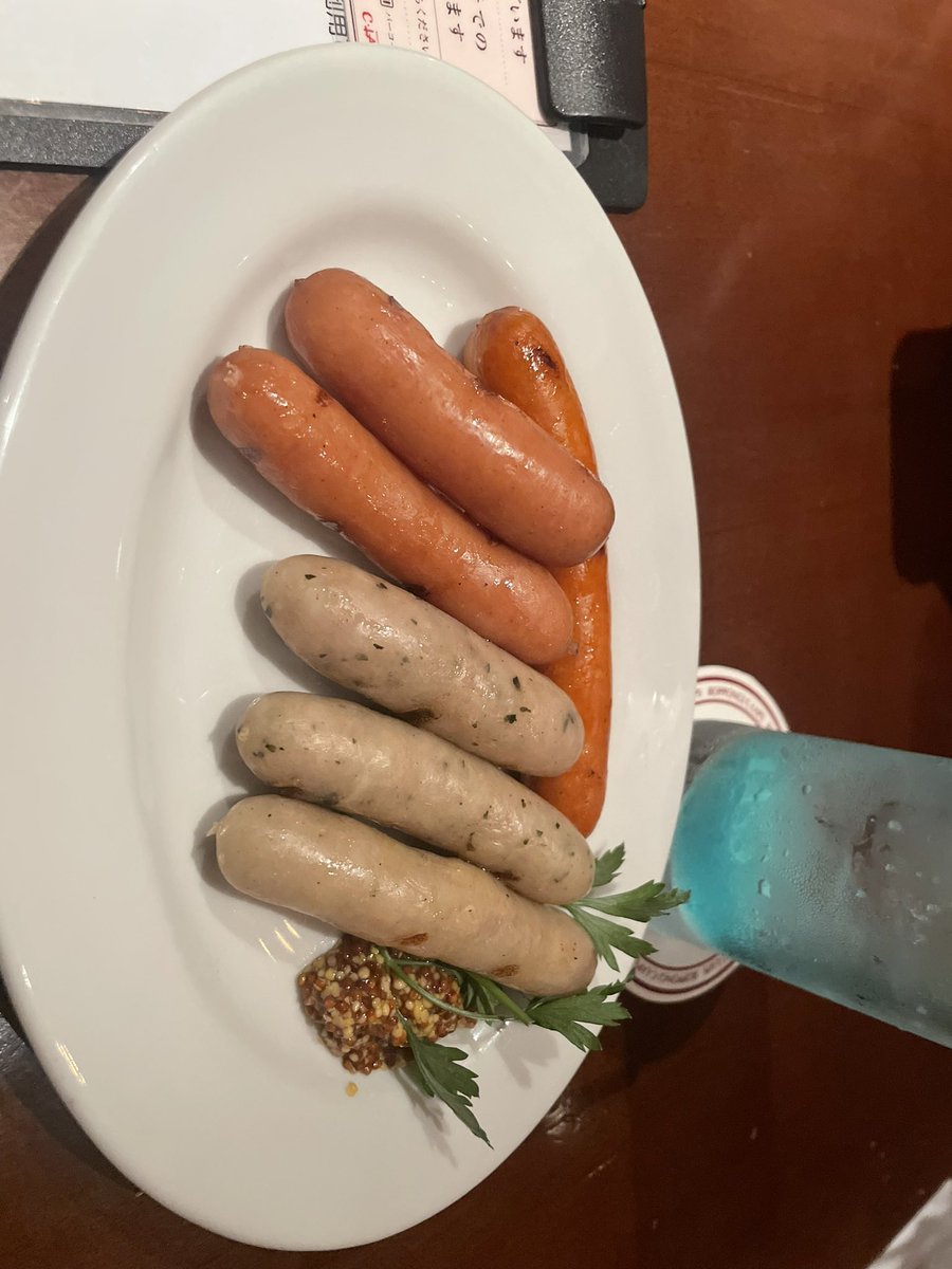 A60189436's tweet photo. 林鼓子さん目当てで、ライブイベント行ってきましたー！
美味しい料理も食べれて、大満足！
藤井風さん好きなので，二葉勇さんの帰ろうが聴けたのも最高でした！

#林鼓子 https://t.co/FhYcGJMl2a