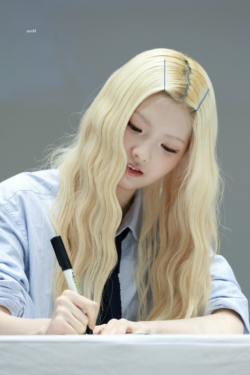 the_soom9's tweet photo. 260828
#TUIDE #튜이드 #서희 #SEOHEE https://t.co/jlOGzlGmCo