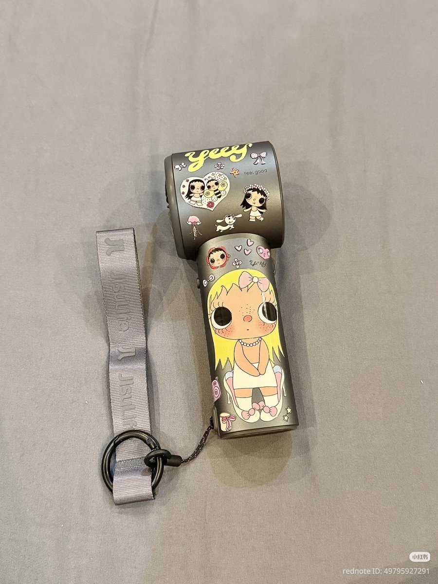 louvoutfit's tweet photo. WAJIB PUNYA kipas angin portable yg ini suaranya ga berisik sama sekali, dan SUNGKEM bgt baterainya awet poll https://t.co/uPvkgggOrF