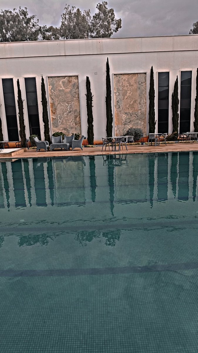 Seraj____'s tweet photo. Still waters run deep. https://t.co/kpPfWkPiJC
