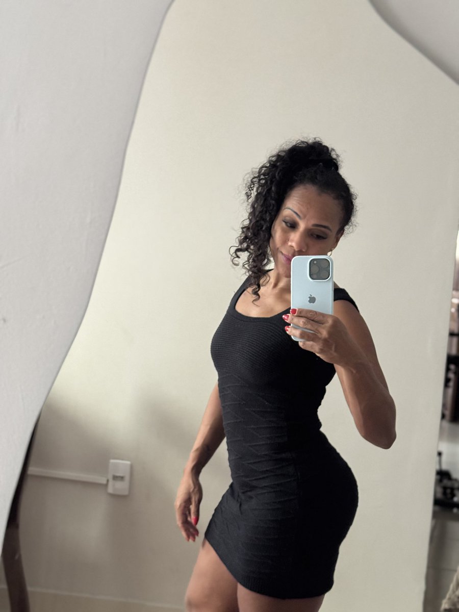 CleoAlvesBrazil's tweet photo. Como está seu dia hoje?🥰💋 https://t.co/xU7hQA4uiM