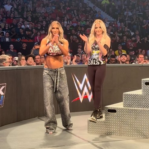 mainlyflairs's tweet photo. happy charlexa as supportive ringside moms for tatum day <333 https://t.co/mQd4sOt9gW