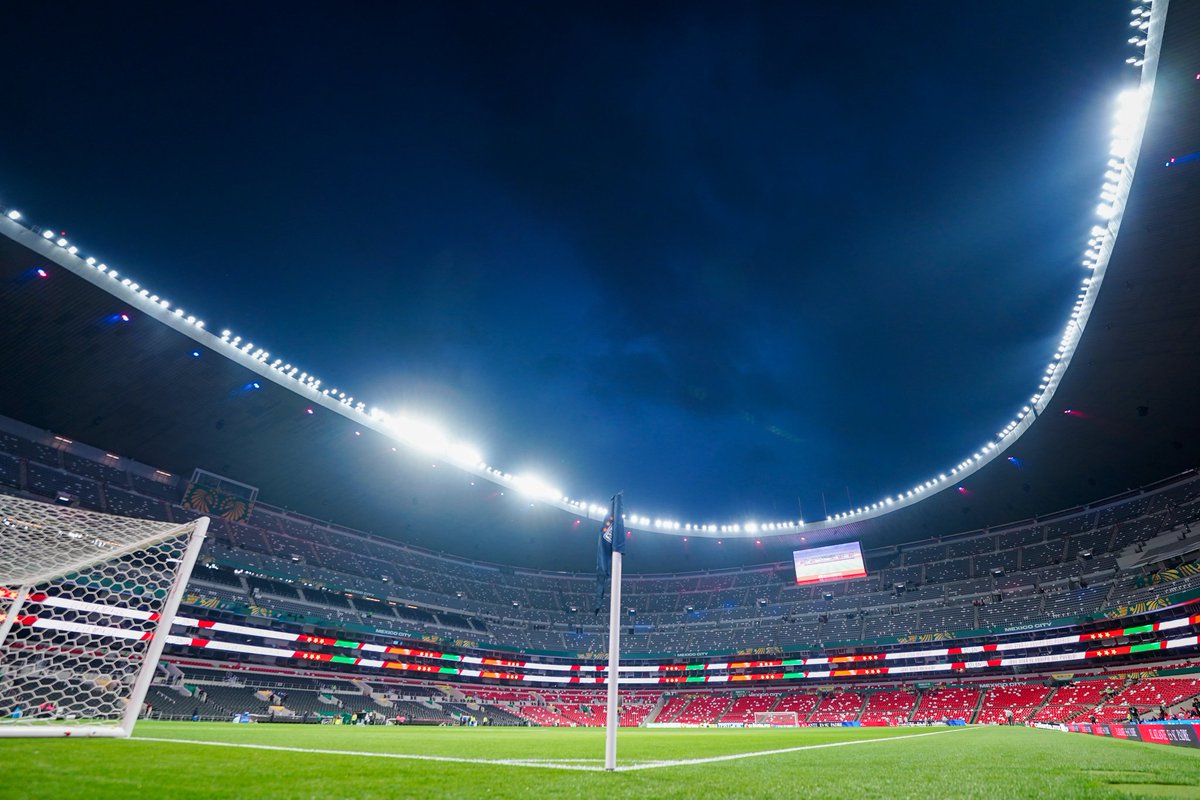 LigaBBVAMX's tweet photo. ⏱️ ¡Rueda la pelota en Santa Úrsula!
Los Potros de Hierro ante los Tuzos del Pachuca.
@Atlante 0-0 @Tuzos 🐴🆚🦫
#LaLigaDeLaAfición✨ | #J8 | #AP26 | #ATLPAC https://t.co/F4ruSJfZov