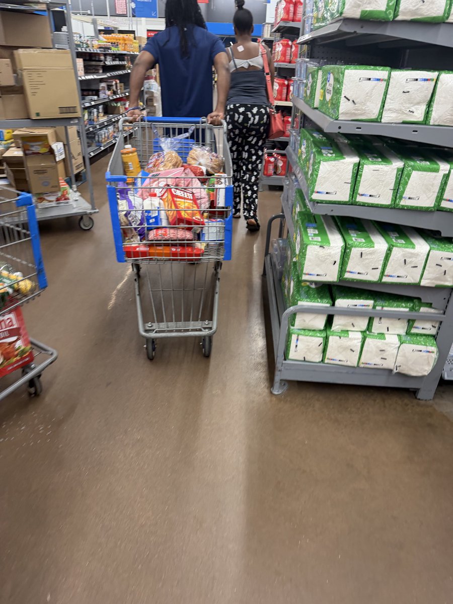 _BIG_AL_1's tweet photo. Unc free styling the cart #black https://t.co/S13yaw0Toi