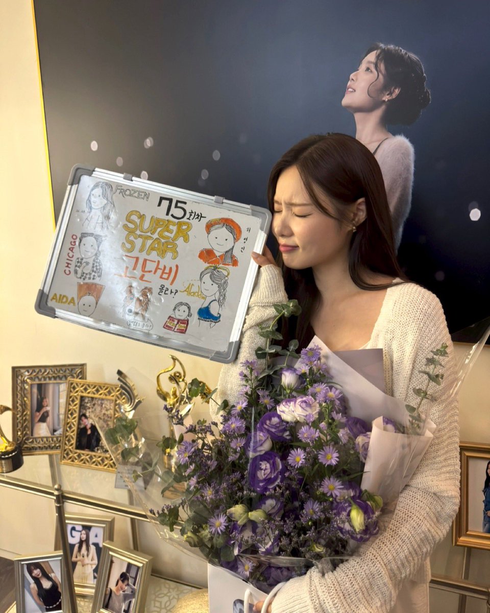 goodmanstoryent's tweet photo. [#민경아 #MINKYOUNAH]
SBS 금토드라마 <재벌X형사2> 속 
인기가수 '고단비'로 변신한 경아 배우 🖤

특별출연으로 더욱 반가웠던 ‘고단비’ 👑
화려한 비주얼은 물론 강렬한 존재감까지 완벽 그 자체 ✨ https://t.co/QfFYccnzmD