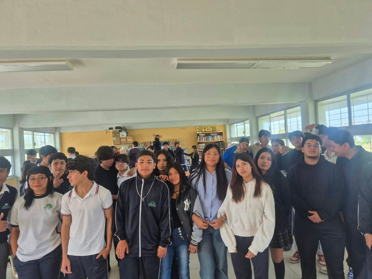 FnerrrAguas's tweet photo. 🔥 ¡La organización estudiantil sigue creciendo!

Hoy se reestructuró el comité de la FNERRR en el Telebachillerato Arboledas de Paso Blanco, con la participación de Evelyn Analin Maldonado Francisco y Liliana González.

El nuevo comité será encabezado por Víctor Israel Royo. ✊ https://t.co/as1y4lPQwK