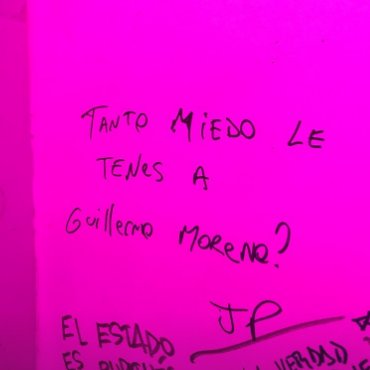 mattsalic's tweet photo. Las paredes andan diciendo https://t.co/yUrDJVGyyU