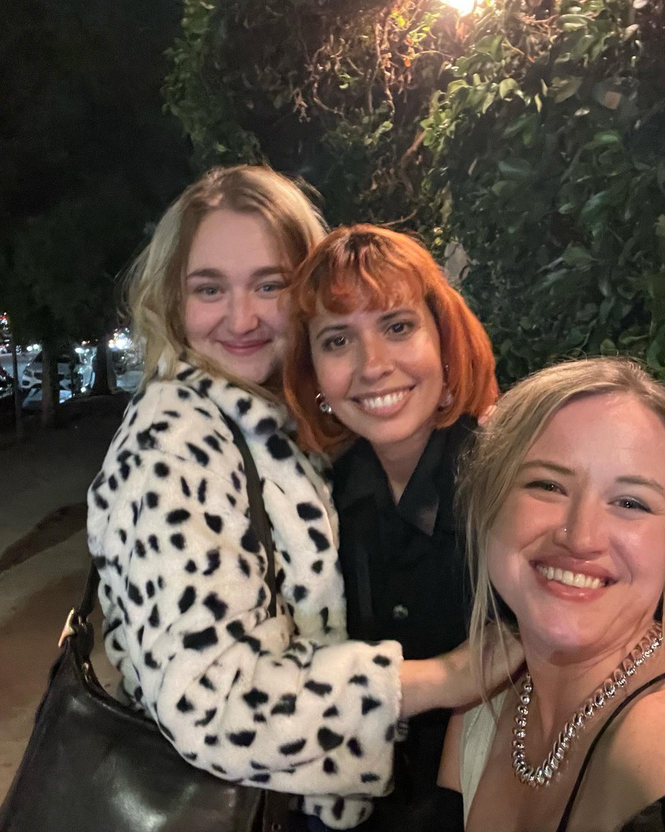 AveryCleatv9's tweet photo. Bye, August—you really were delightful. Now if we could just skate into fall… but it sure doesn’t feel like it in LA. https://t.co/u0ih1ibs80