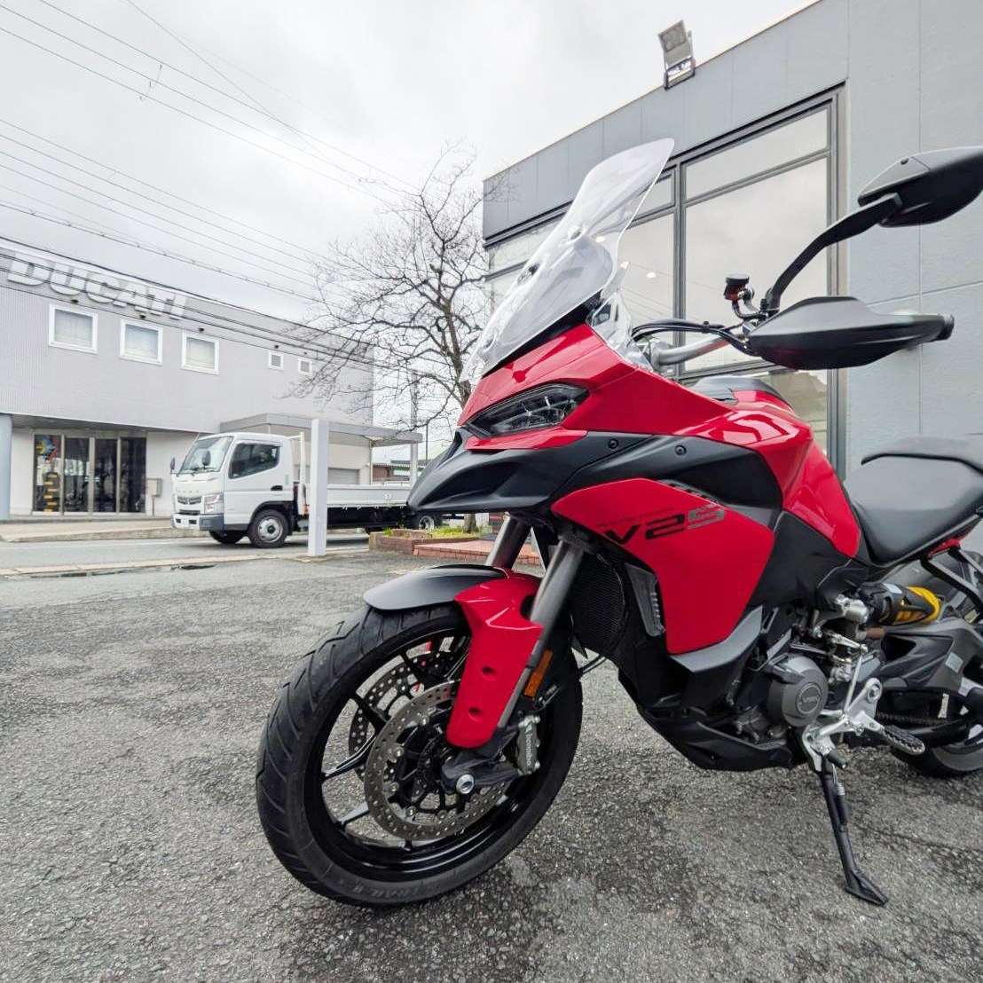 GerardoSchog's tweet photo. Spring is slowly arriving in Kyoto. We’ve received a Multistrada V2S rental reservation, and spring touring bookings are underway. A beautiful cherry blossom spot is just 5 minutes from our shop by motorcycle—perfect for enjoying sakura on your ride. https://t.co/JWmYW90nlt