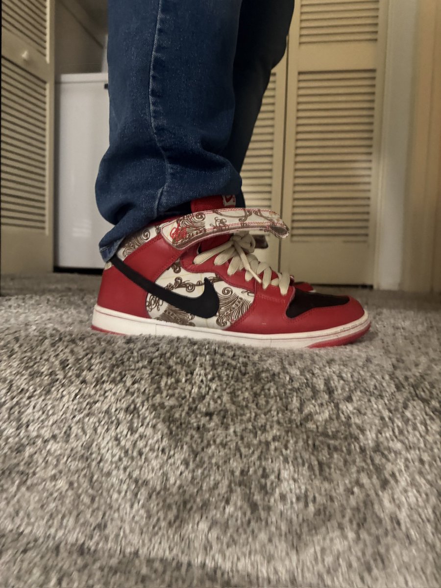 jbjaso3's tweet photo. Nike Dunk Mid Premium SB “Linoleum”
👟
#WDYWT #KOTD #Sneakers #Sneakerhead #NikeSB https://t.co/XNiINCov9E