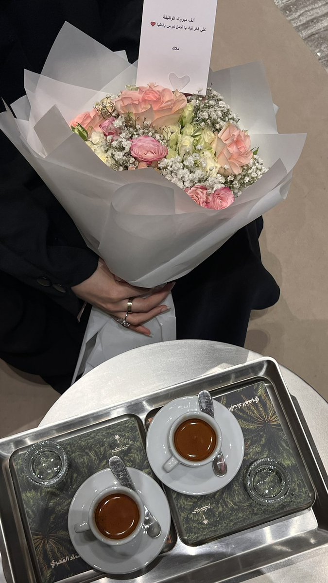 RSMTKHLM2's tweet photo. حب حياتي اللي تشاركني كل لحظة وفرحة .. 🤍 https://t.co/emV47wiS7x