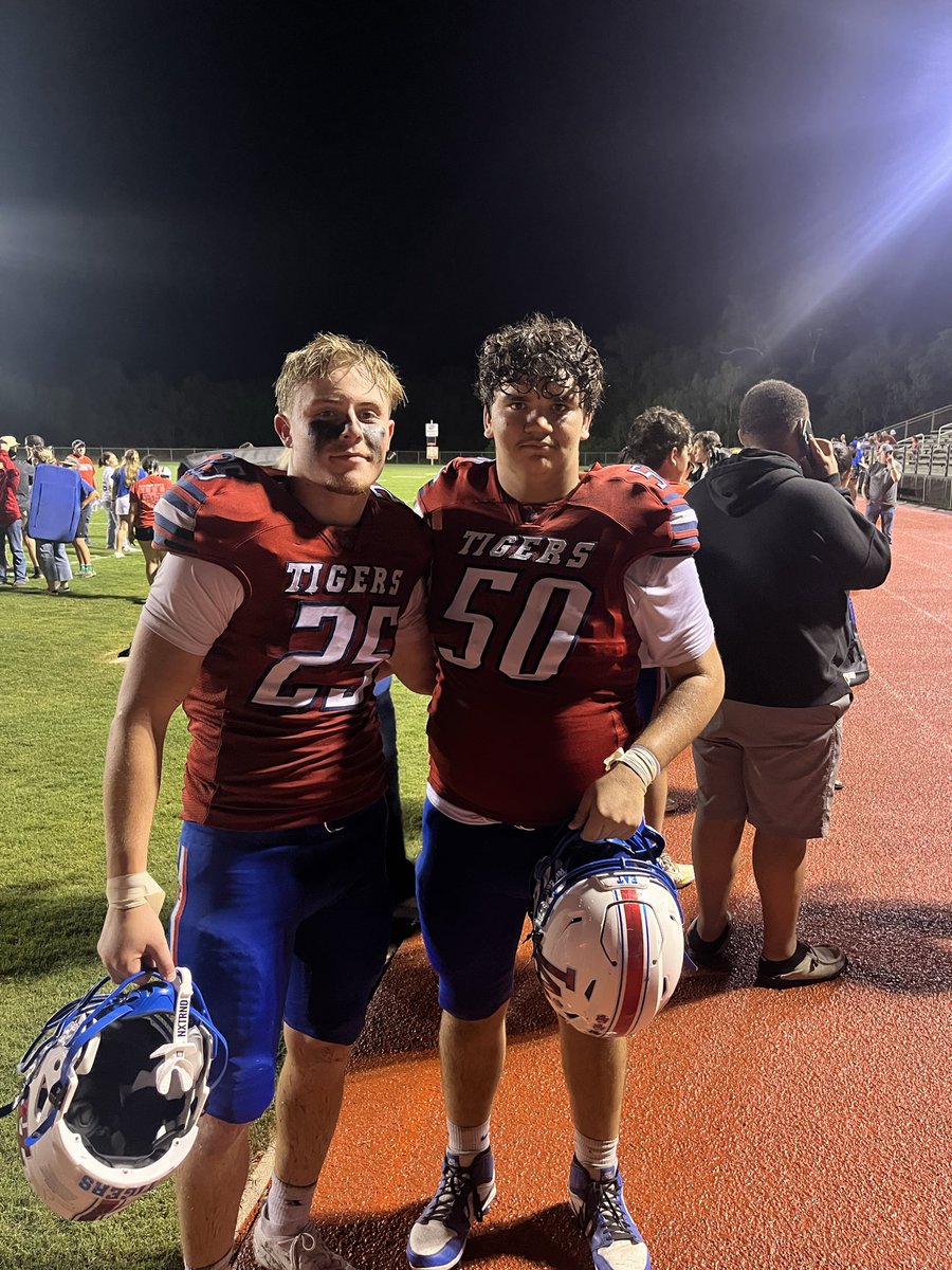TylerCampbx1's tweet photo. 2-0 with another double digit night on tackles. Enjoy doing my job making scoring blocks for my TB. 42-0
GO TIGERS! https://t.co/dffNIsCpX7