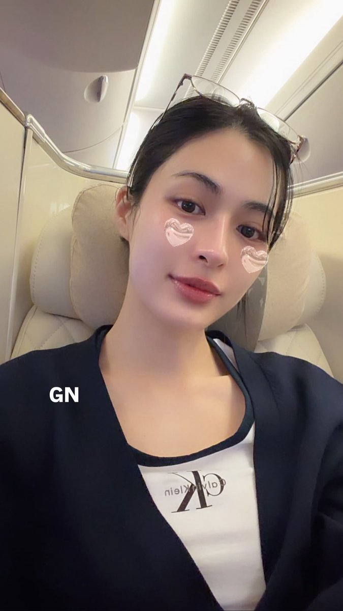LingOrm_BH's tweet photo. Sf นะค้าบ✈️🤍 GNคับพักผ่อนเยอะๆ🥰

LINGLING APAC FACE OF CK
#CalvinKleinSS27xLINGLING 
#LinglingkwongxCalvinklein #CalvinKleinSS27 #LinglingKwong
@CalvinKlein @linglingsirilak https://t.co/RDTUOiDmAi