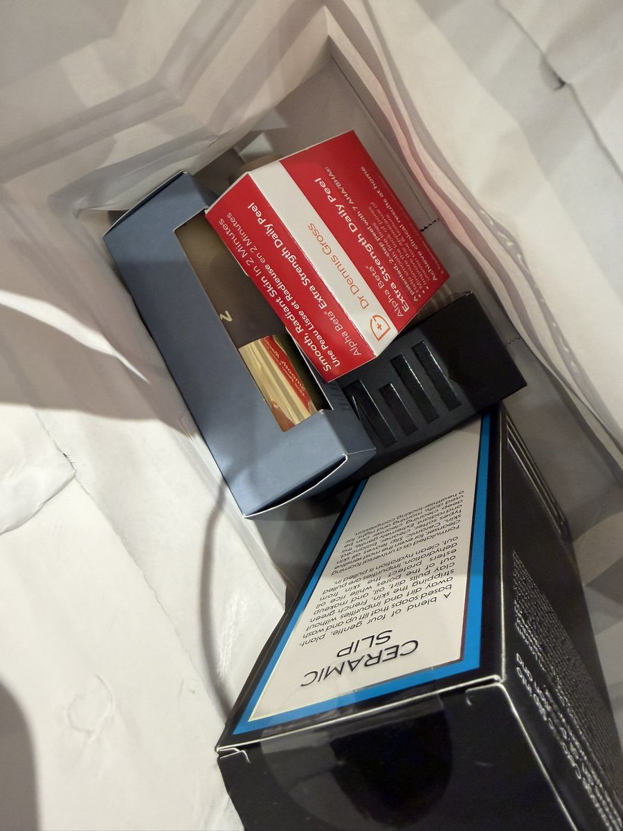 AlexisAphrod1te's tweet photo. Sephora haul was light work, only $130 but I still expect it to be covered, chop chop!

#findom #paypig #subfunded #reimbursement https://t.co/F2UoYl5JDV