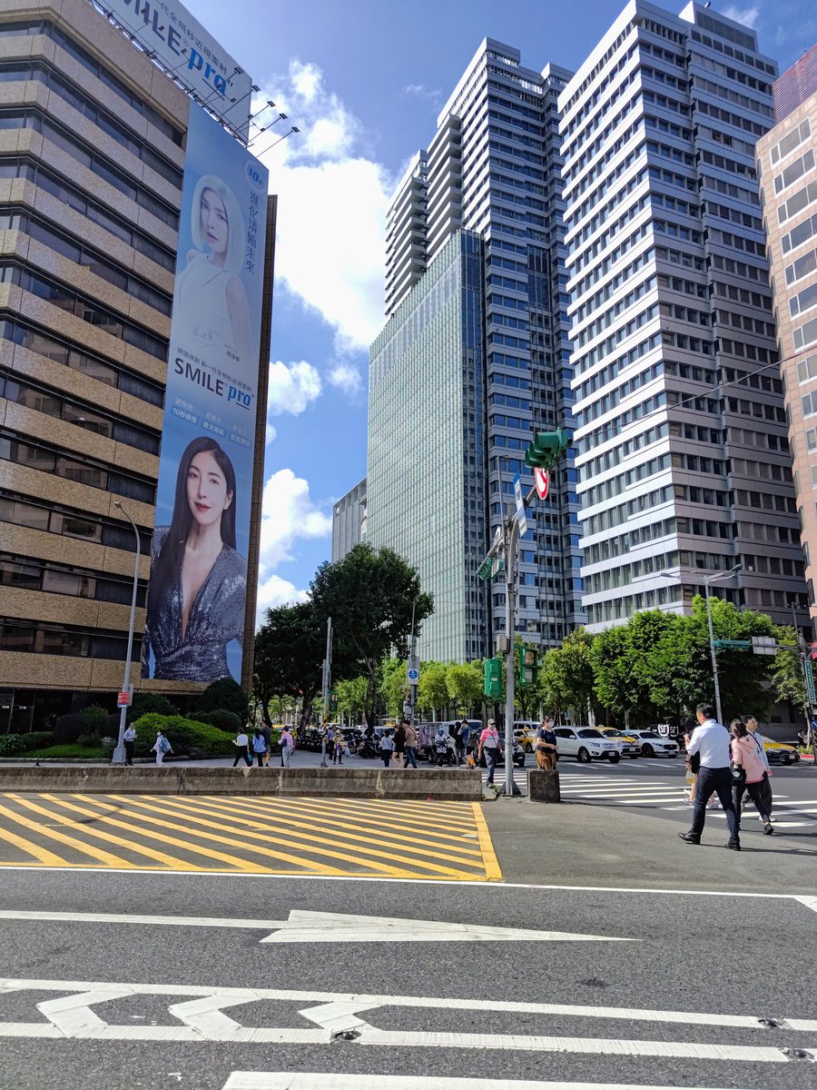 Shirleyjntst's tweet photo. 日々の暮らしの彩りをゆっくりと味わい、悠久の時の流れの中で万事を穏やかに眺める。その一歩一歩に、希望を刻みながら。 https://t.co/InZDBn1cEe