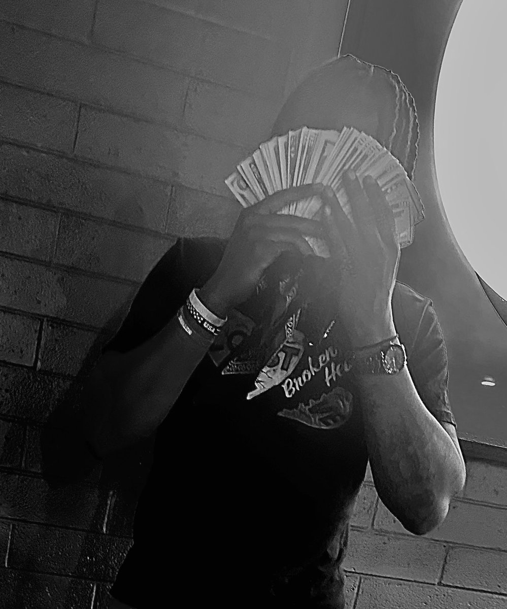 kaythemenace's tweet photo. S.O. CEO 🖤 https://t.co/Yvvp41vdK5 https://t.co/FYSMtUtadm
