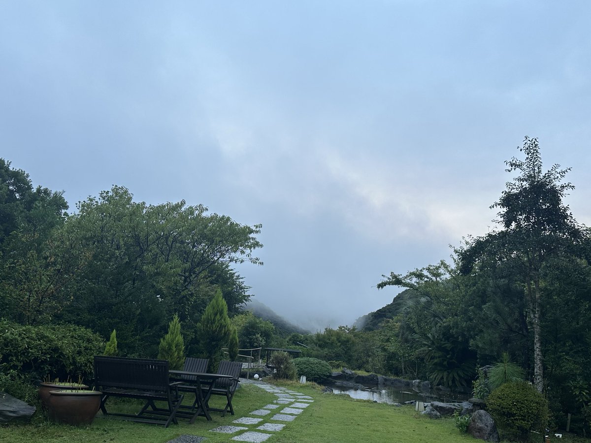 conan22th's tweet photo. 朝5時半の観音温泉。
まだ雨は降っていないです。
昨日は、なかなかの水量でした。
朝風呂、気持ち良い。
#あさぼらけ #観音温泉 #伊豆下田 https://t.co/w2g34rXHbt