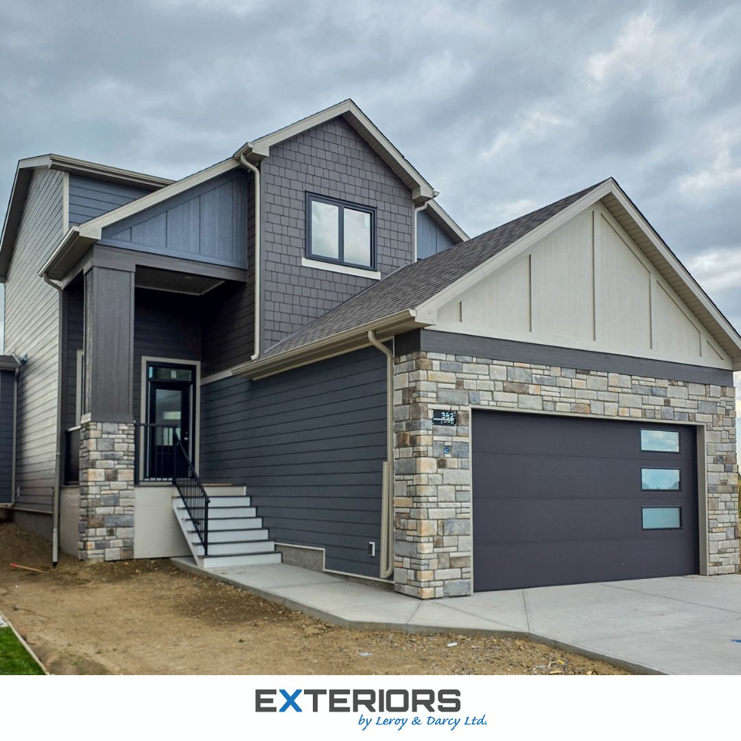 Exteriorsld's tweet photo. Clean, modern, and built to stand out! 😍
​We wrapped up another incredible project for Janus Homes Ltd., designed by #PorterHouseConsultingAndDesign! 
​Contact us for a free quote!
🔗 https://t.co/f92hRIsQUe 
📞 (403) 327-9113
📧 info@exteriorsld.com
​#ExteriorsByLeroyAndDarcy https://t.co/xYtHI7d2PB