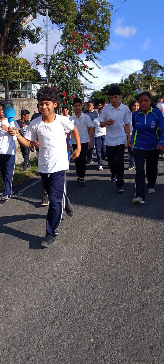 DJinotega's tweet photo. AHORA | 🔥💙🤍 La Antorcha de la Unión Centroamericana continúa su recorrido por las calles  de Jinotega, donde es recibida con fervor y orgullo patrio.🇳🇮 https://t.co/qb2dou10xm