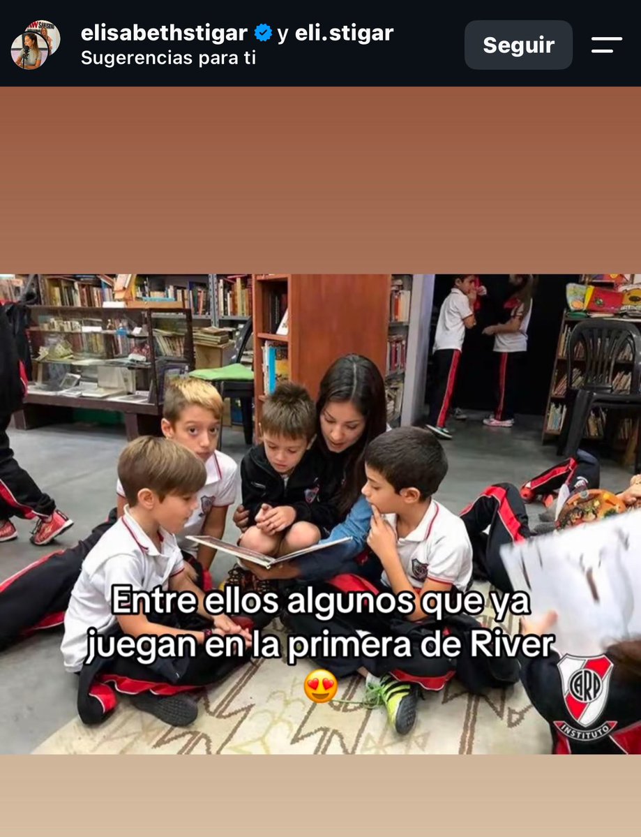 lilustark's tweet photo. una maestra de river subio un dump
por su día y puso esta foto. 
hay algún wachin de esa foto q hoy este en primera? yo no estaría reconociendo… https://t.co/EWIu40R1wQ