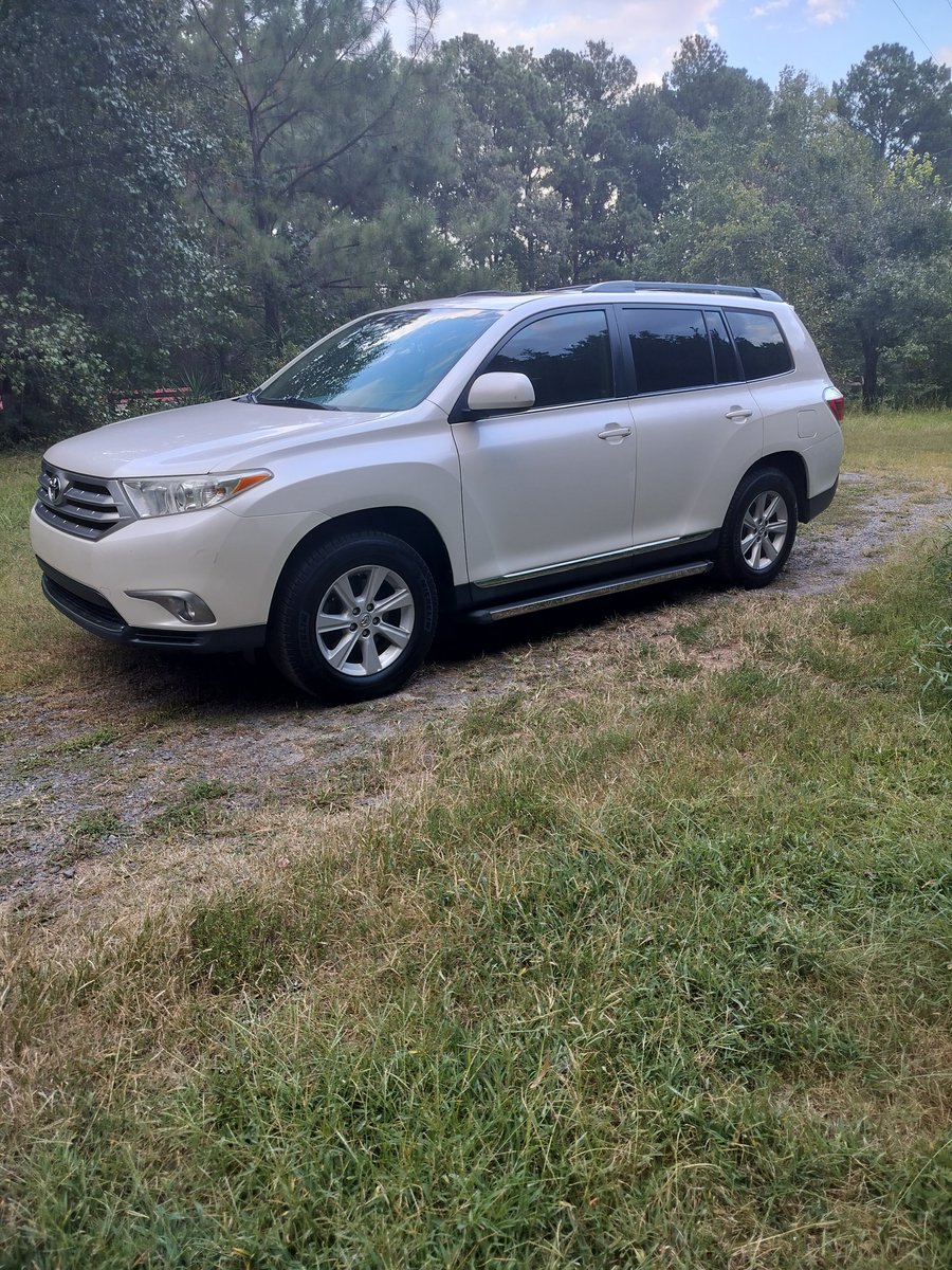 ChrisFord181107's tweet photo. yesterday My Dad Got A New Car A Toyota HighLander it is Really Really Cool i Like My Dad New Car A Toyota HighLander i Like My New Car A Toyota HighLander im Happy For My Dad That My Dad Got A New Car A Toyota HighLander https://t.co/0WIIIbpJBf
