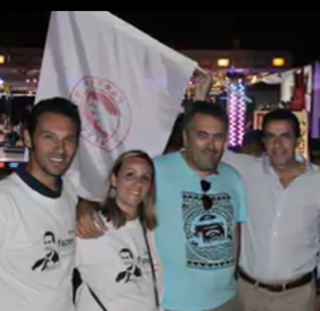 MIGUELCreporter's tweet photo. Manuel Matias está na "prateleira", segundo diz. Mas acha que eu devia escrever um "Por Dentro do PS". Fui ao arquivo e resgatei o tempo em que ele era de abraços com o PS-Seixal. E a família idem. Asim de repente, ele é capaz de estar mais habilitado para escrever sobre o tema https://t.co/Y6BJ0LFQwe