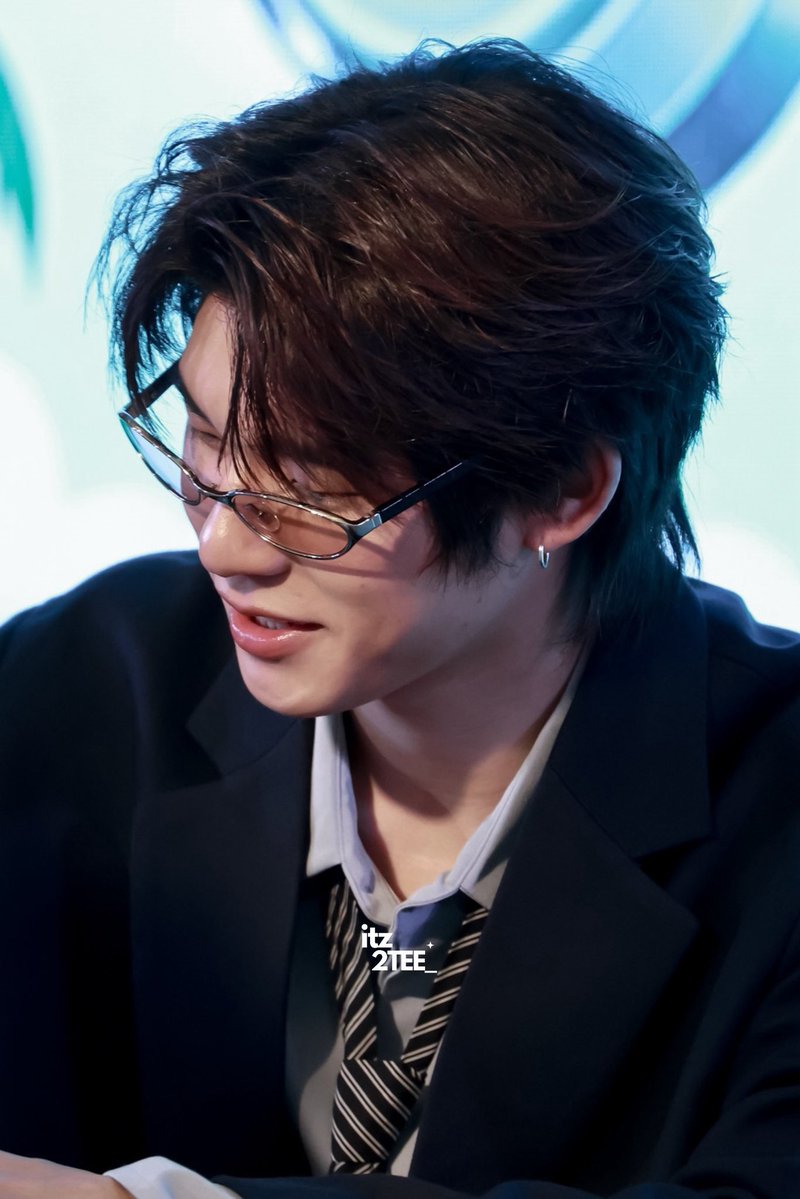 angelpiiip's tweet photo. MBTI = LOOR (หล่อ) ⭑.ᐟ
- #twnpich https://t.co/gg1UejeRHE