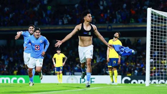 Fabianarvaztr2's tweet photo. Sea 3-0, 2-1 colgado del poste, 1-0 con autogol o con penal inventado, tengo la sensación de que Cruz Azul mañana se lleva el clásico.

FAV si tú también lo crees. https://t.co/pPT3MDrxFe