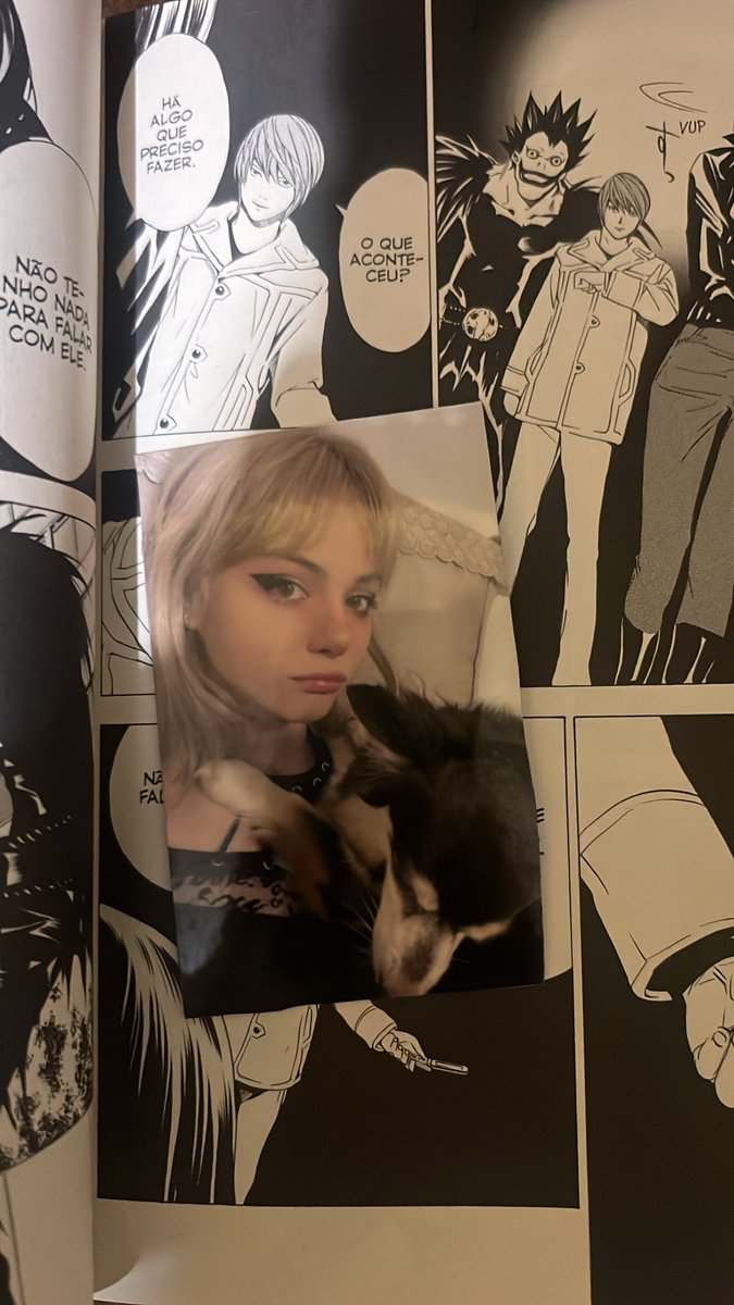 juuloree_'s tweet photo. ta podendo ler death note com o photocard da lore de cosplay de misa?
@lorenaaorsi
#lorenaorsi #deathnote #hexatombe https://t.co/GzFgd5xjk3