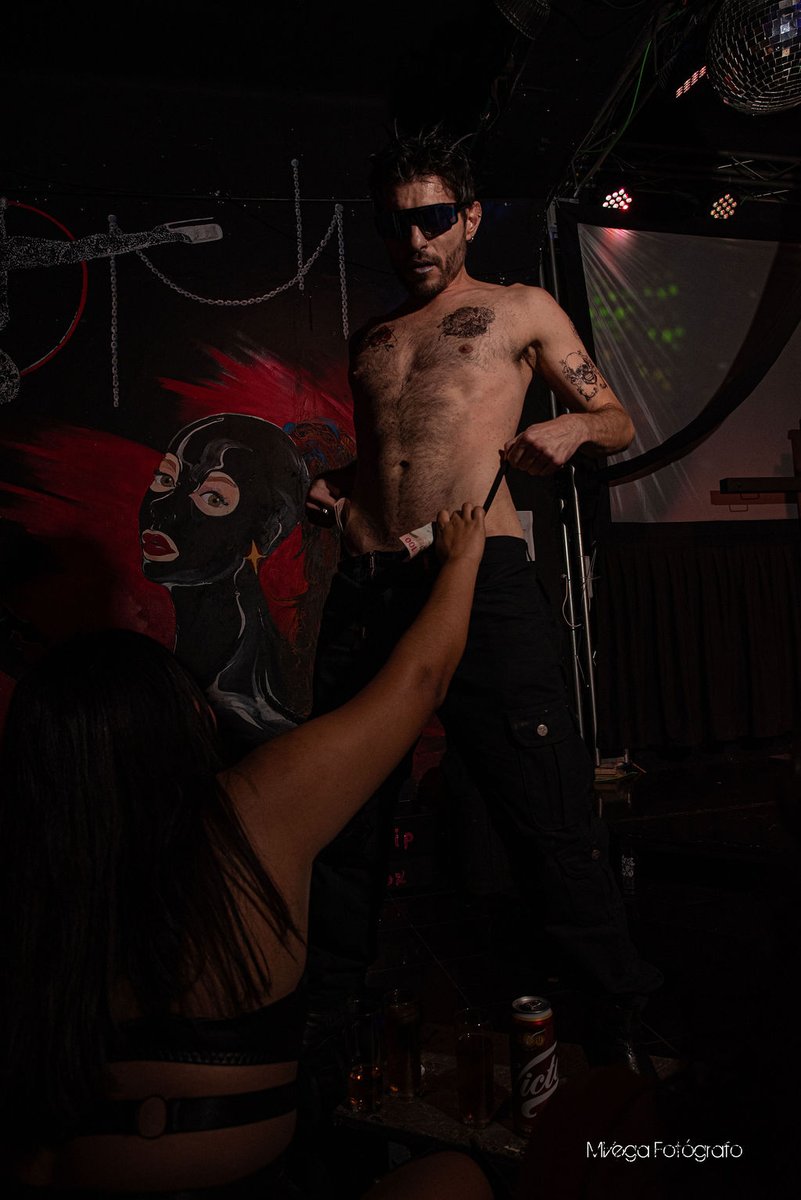 DOMUSCC's tweet photo. La confianza también hace que den más ganas.

📍Domus, Republica de Cuba #58, Centro Historico, CDMX.

#bdsm #fetish #kink #nsfw #swingersméxico https://t.co/JCTdfu91hg