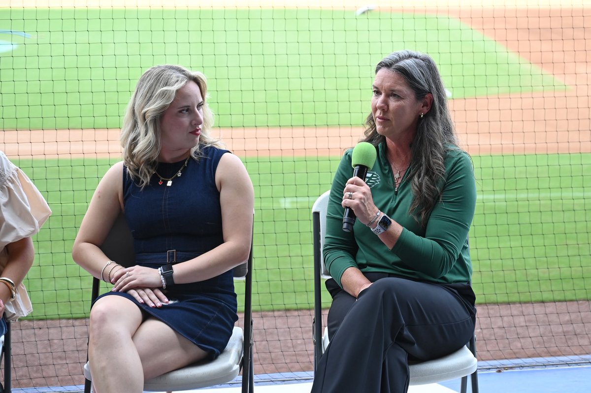 GGCAthletics's tweet photo. GGC Softball had an amazing time celebrating Women in Sports last week! Thank you for the invitation and for an incredible program by @GoStripers . 

#ClawsOut https://t.co/XRczePkIPU
